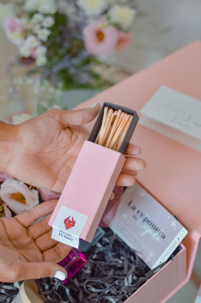 03-abracajabra-giftbox-silvina-regalos-romanticos-pareja-1-700x1053